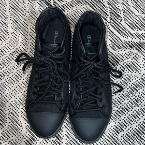 Champion Men’s Canvas High Top Black Sneakers in Size 7
